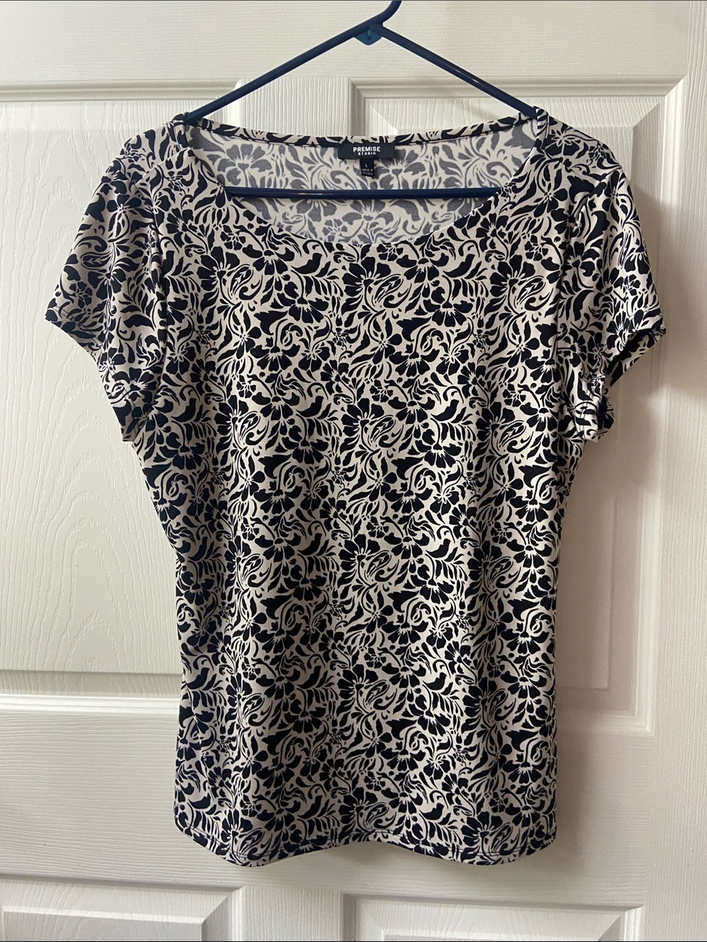 Premiere black white floral sleeveless top women’s Lg